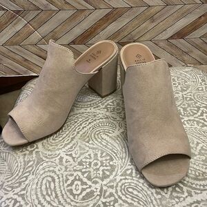 Call It Spring ladies open‎ toe 3.5” heel vegan leather tan size 8